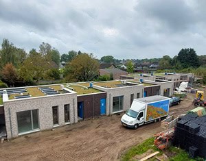 Project Lindehof samenwerking met Oosterbosch dakwerken 1.485 m2 sedumdak